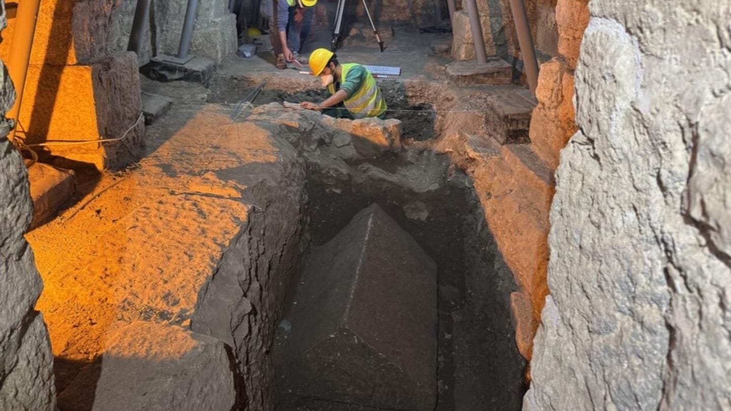 A Sarcophagus, a Floor, and a 1,700-Year-Old Question